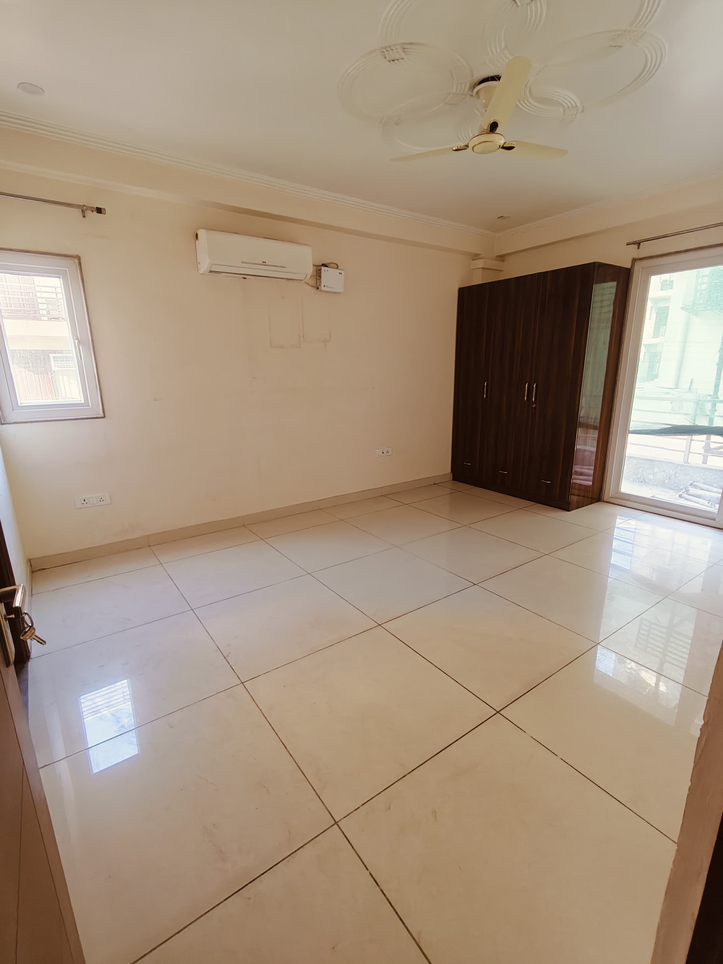 2 BHK Apartment For Rent in Panchsheel Greens
