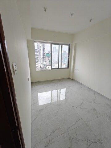 Room in 1 BHK Apartment at Grant Road – for Sale