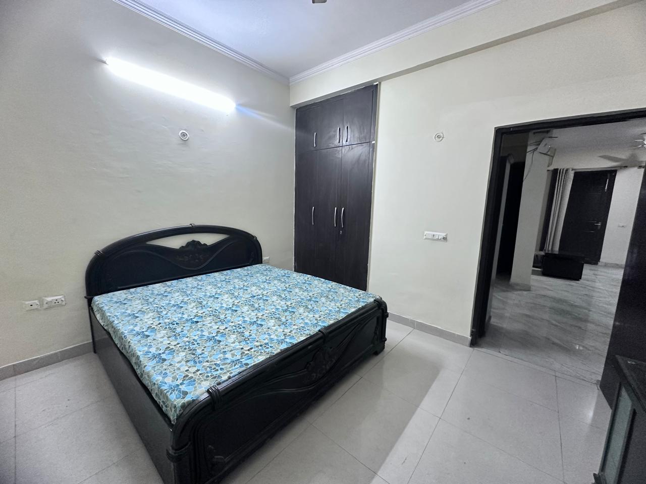 2.5 BHK + Study Room Apartment For Rent in Aarcity Regency Park