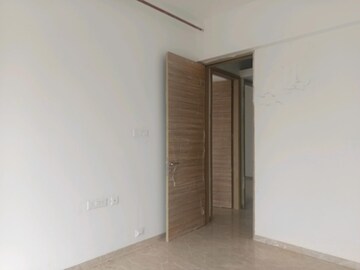 Room in 3.5 BHK Apartment at Kundan Presidia, Nibm Road – for Rent
