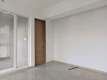 Room in 3.5 BHK Apartment at Kundan Presidia, Nibm Road – for Rent