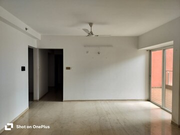 Room in 3 BHK Apartment at Kolte Patil Stargaze, Bavdhan – for Rent