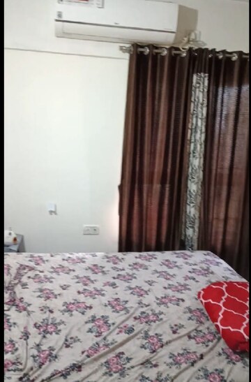 Bedroom in 2 BHK Apartment at DB Orchid Ozone, Dahisar East – for Rent