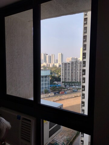 Room in 2 BHK Apartment at Lodha Crown Quality Homes, Majiwada – for Rent
