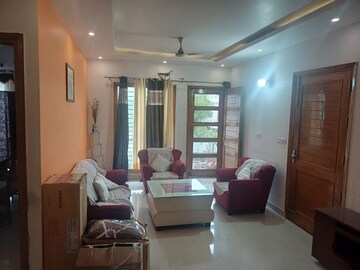 Living Room in 3 BHK Builder Floor at Sector 17 – for Rent