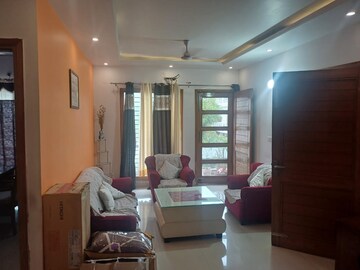 Living Room in 3 BHK Builder Floor at Sector 17 – for Rent