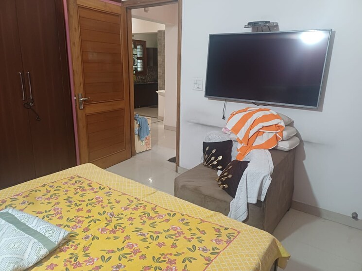 Bedroom, sector 17 3 Bedroom 2000 Sq.Ft. Builder Floor In Sector 17 Panchkula 9061024