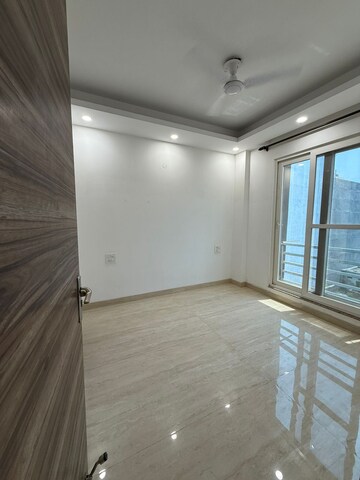 Room in 3 BHK Apartment at Windlass River Valley, Harrawala – for Rent