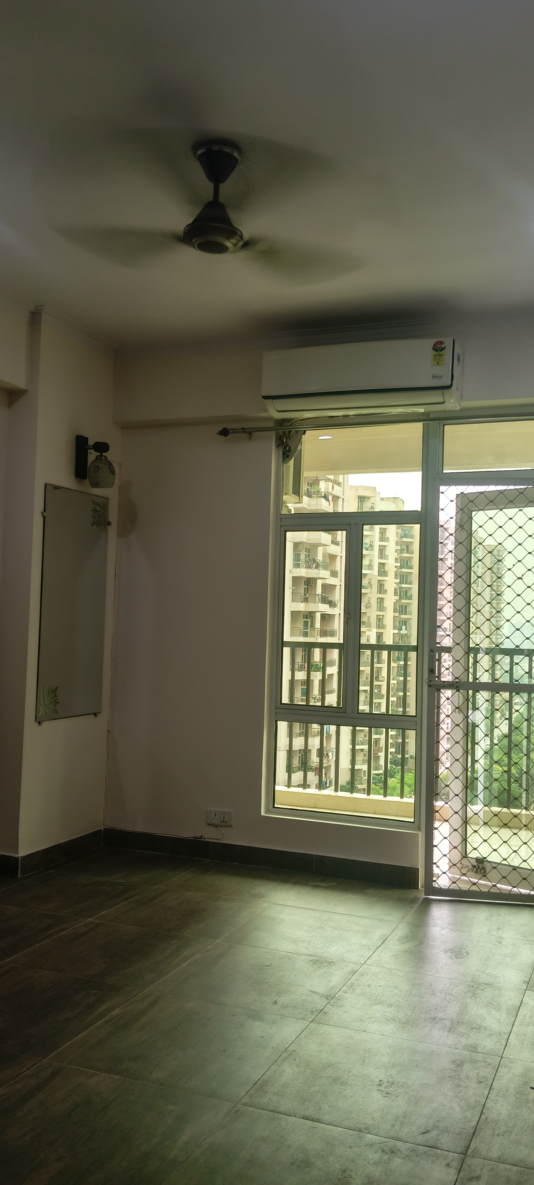 2 BHK Apartment For Rent in Gaur City 2 - 11th Avenue