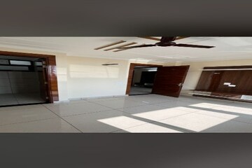 Team Area in 4 BHK Apartment at Pacific Golf Estate, Kulhan – for Rent