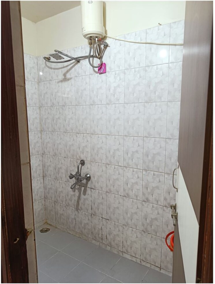 Bathroom, usha-swapna 2 Bedroom 1090 Sq.Ft. Apartment In Prabhat Road Pune 9061065