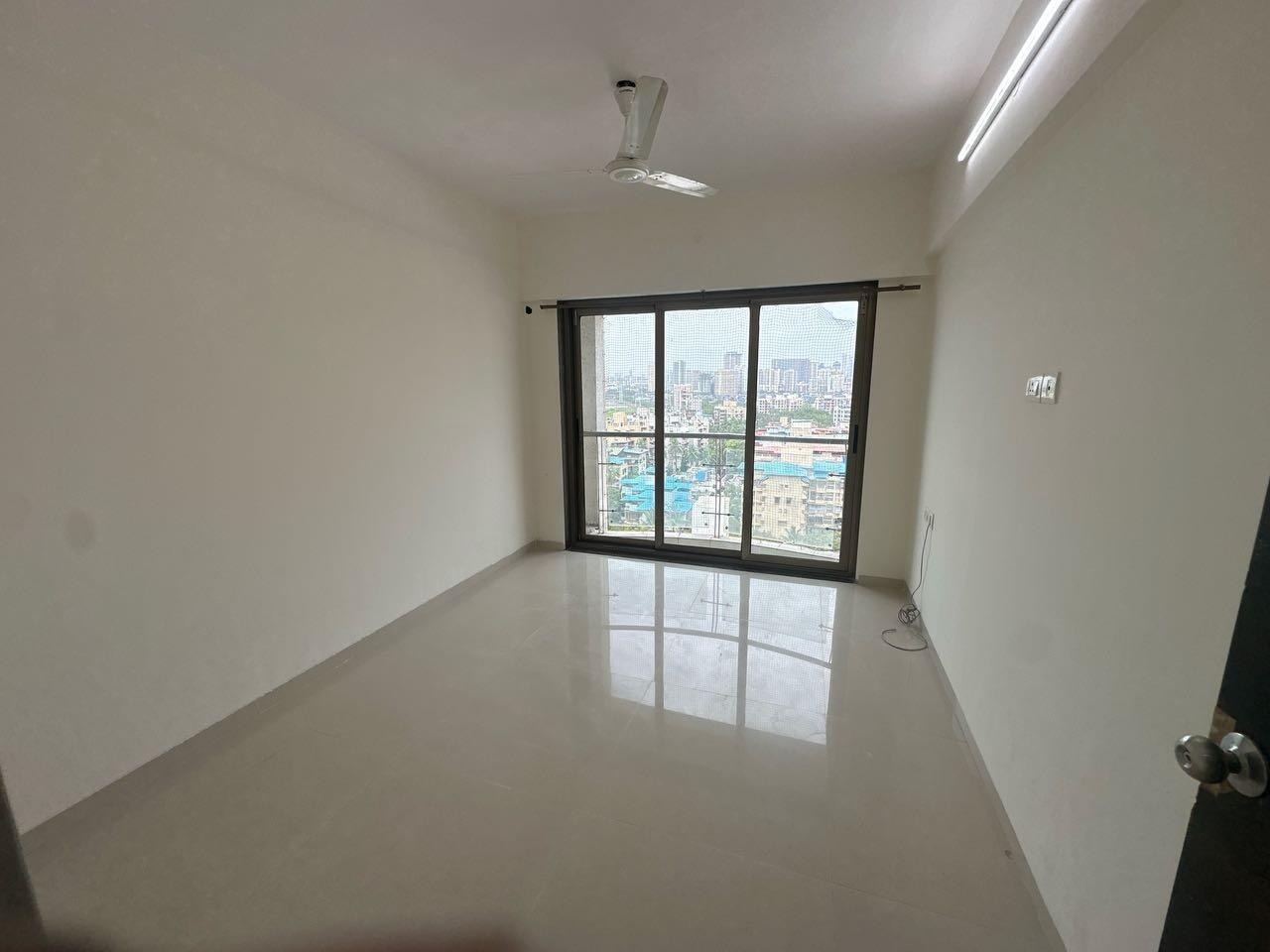 2 BHK + Servant Room Apartment For Rent in Cosmopolis Tower