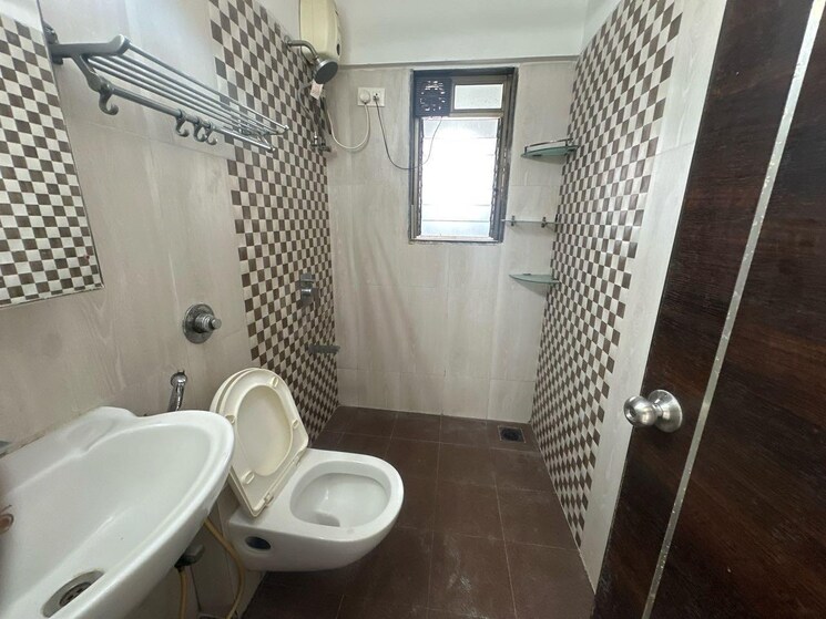 Bathroom, cosmopolis-tower 2 Bedroom 970 Sq.Ft. Apartment In Andheri West Mumbai 9061088
