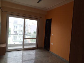 Room in 3 BHK Apartment at Ashoka Group Housing Society, Sector 56 – for Rent