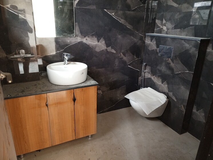 Bathroom, ashoka-group-housing-society 3 Bedroom 1750 Sq.Ft. Apartment In Sector 56 Gurgaon 9061159