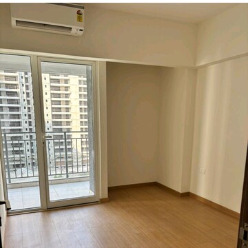 Room in 4 BHK Apartment at Godrej Woods, Sector 43 – for Rent