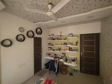 Study Room in 2 BHK Apartment at Nahar Laurel and Lilac, Chandivali – for Rent