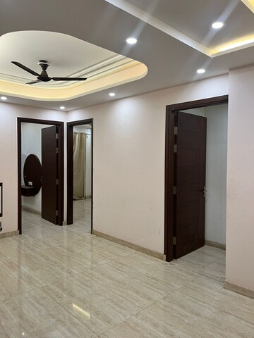 Room in 3 BHK Apartment at Suncity Sukriti CGHS Ltd, Sector 57 – for Rent