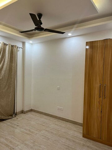 Room in 3 BHK Apartment at Suncity Sukriti CGHS Ltd, Sector 57 – for Rent
