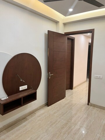 Furnished Amenities in 3 BHK Apartment at Suncity Sukriti CGHS Ltd, Sector 57 – for Rent