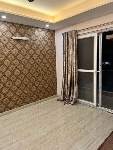 Room in 3 BHK Apartment at Suncity Sukriti CGHS Ltd, Sector 57 – for Rent