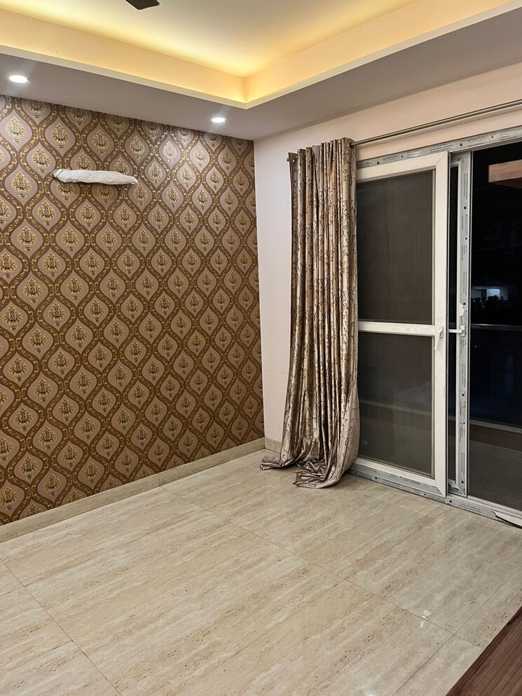 Room, suncity-sukriti-cghs-ltd 3 Bedroom 1850 Sq.Ft. Apartment In Sector 57 Gurgaon 9061184
