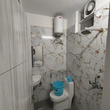 Bathroom in 5 BHK Builder Floor at Sgm Nagar – for Rent