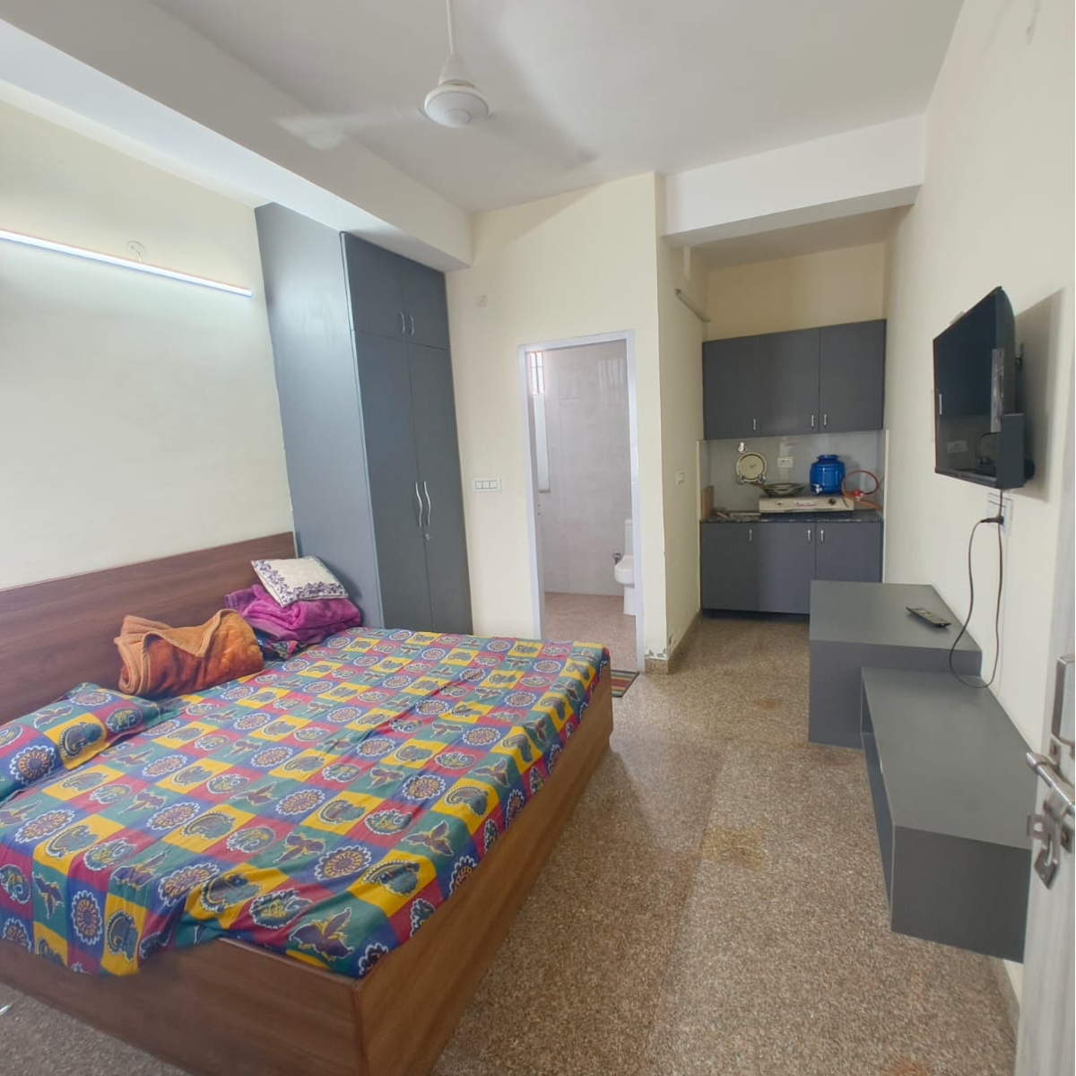 5 BHK + Pooja Room,Servant Room,Study Room Builder Floor For Rent in SGM Nagar