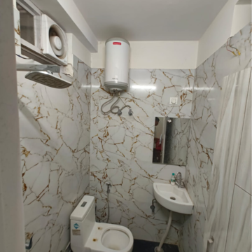 Bathroom in 5 BHK Builder Floor at Sgm Nagar – for Rent