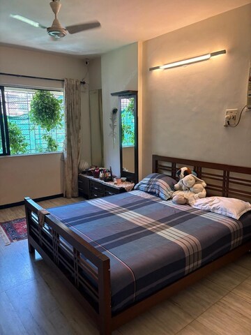 Bedroom in 2 BHK Apartment at Lokhandwala Complex, Andheri West – for Rent