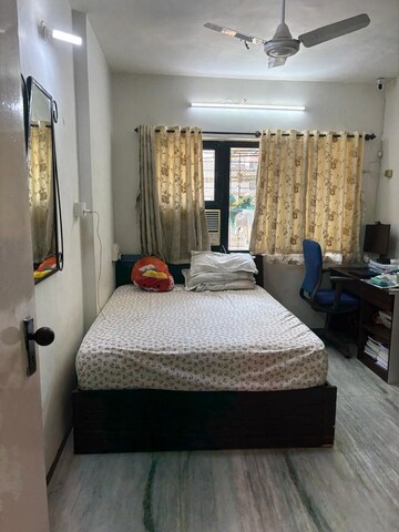 Bedroom in 2 BHK Apartment at Lokhandwala Complex, Andheri West – for Rent