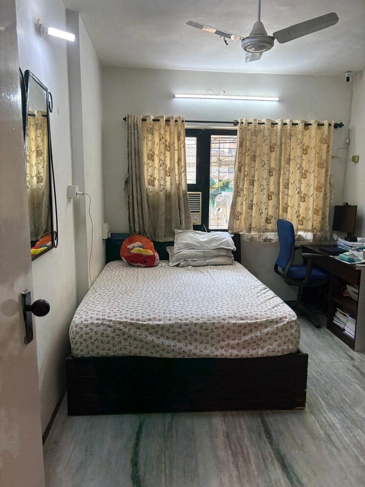 Bedroom, lokhandwala-complex 2 Bedroom 890 Sq.Ft. Apartment In Andheri West Mumbai 9061175