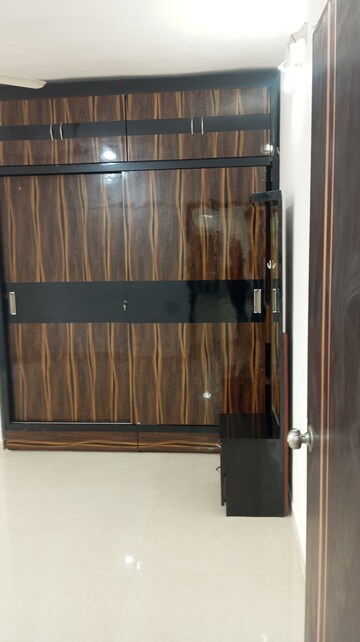 Room in 3 BHK Apartment at Cosmos Jewels, Ghodbunder Road – for Rent