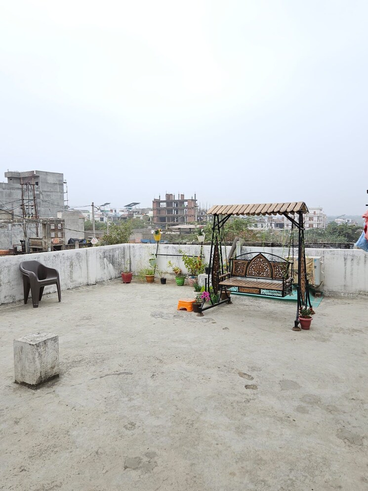 Terrace, arjunganj 3 Bedroom 1800 Sq.Ft. Villa In Arjunganj Lucknow 9061238