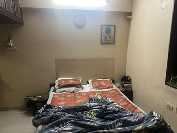 Bedroom in 2 BHK Apartment at Mahim West – for Rent