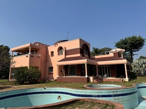 5 BHK Villa – Exterior View View at Chattarpur - for Sale