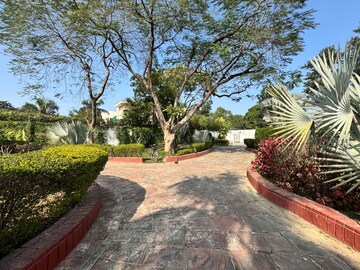 5 BHK Villa – Garden View at Chattarpur - for Sale