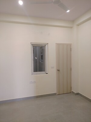 Room in 6+ BHK Villa at Vishal Sahakari Awas Samiti , Siddharth Vihar – for Rent