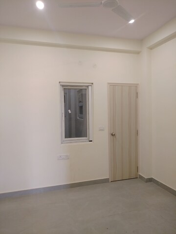 Room in 6+ BHK Villa at Vishal Sahakari Awas Samiti , Siddharth Vihar – for Rent