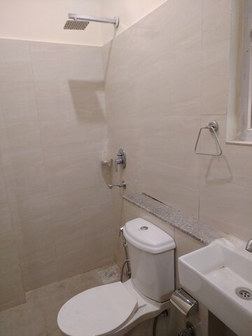 Bathroom in 6+ BHK Villa at Vishal Sahakari Awas Samiti , Siddharth Vihar – for Rent