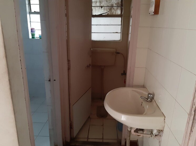 Bathroom, kothrud 2 Bedroom 800 Sq.Ft. Apartment In Kothrud Pune 9061155