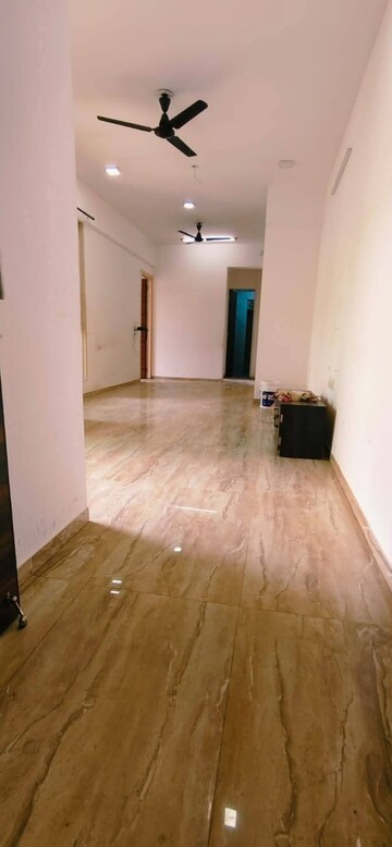 Room in 3 BHK Apartment at Nahar Amrit Shakti, Chandivali – for Rent