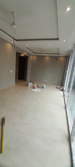 Room in 3 BHK Builder Floor at Chittaranjan Park – for Sale