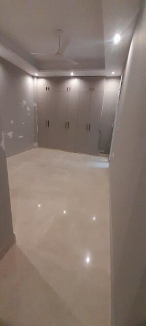 Room in 3 BHK Builder Floor at Chittaranjan Park – for Sale