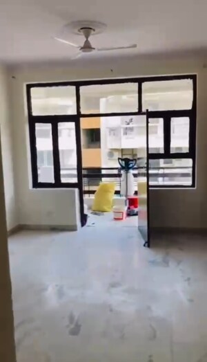 Room in 3 BHK Apartment at The Regency Park CHS, Sector 2 – for Sale