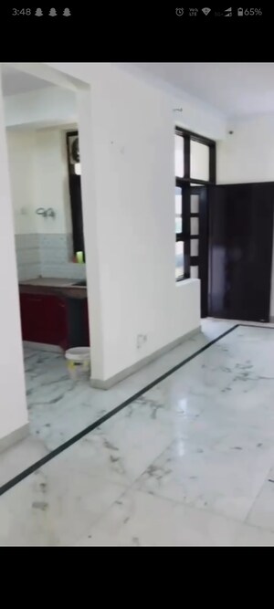 Room in 3 BHK Apartment at The Regency Park CHS, Sector 2 – for Sale