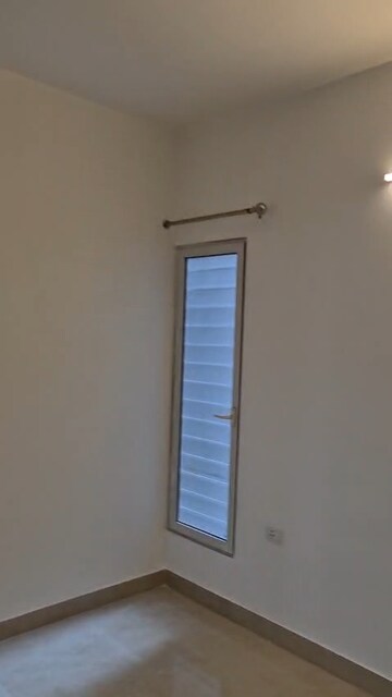 Furnished Amenities in 3 BHK Apartment at Elite Golf Green, Sector 79 – for Rent