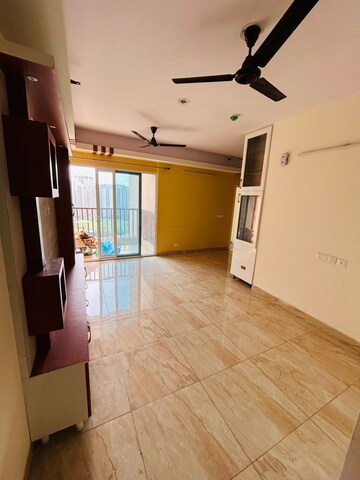 Room in 3.5 BHK Apartment at SKA Greenarch, Panchsheel Green – for Sale