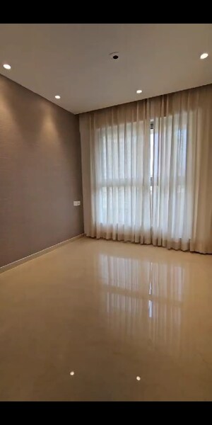 Room in 3 BHK Apartment at Hiranandani Highland, Powai – for Sale