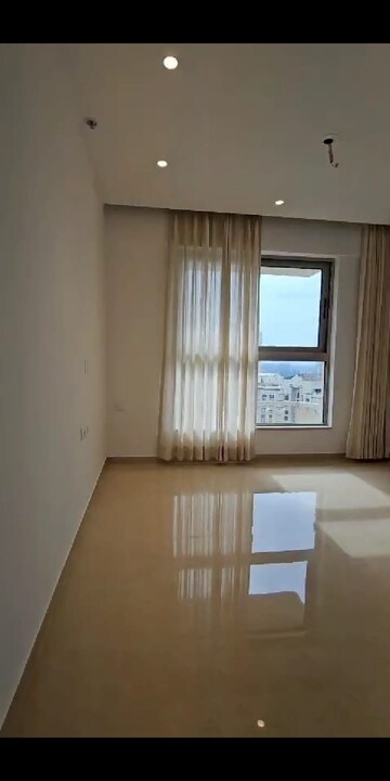 Room in 3 BHK Apartment at Hiranandani Highland, Powai – for Sale